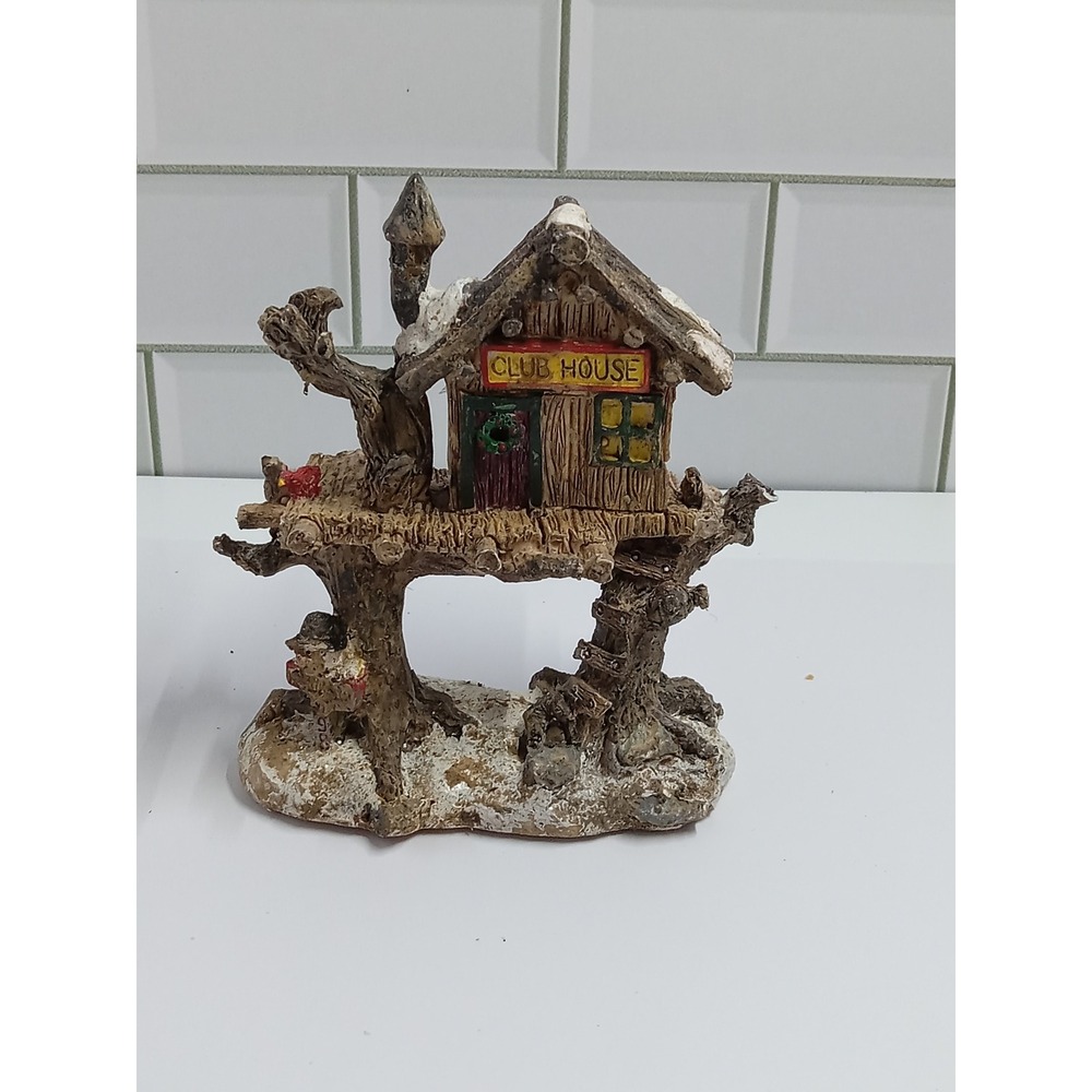 Cobblestone Corners 2002 Christmas Village Club House Treehouse Figurine Winter
